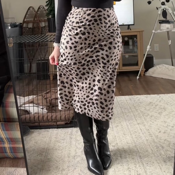 Silk Leopard Print Midi Skirt - Picture 6 of 7